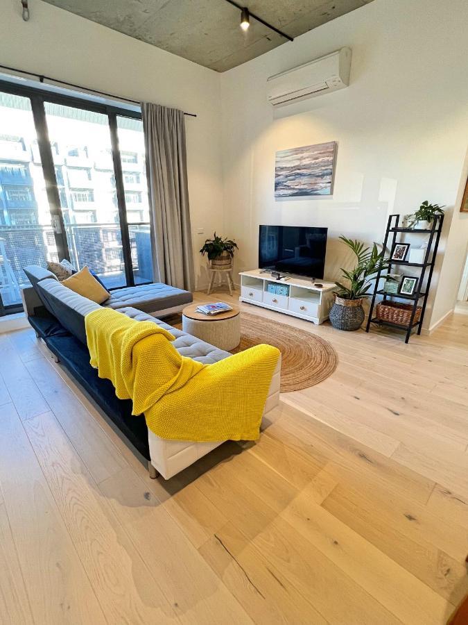 Industrial Yet Modern, 1Bd 1Bth Apt - Woden Phillip Buitenkant foto
