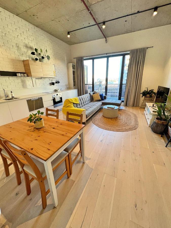 Industrial Yet Modern, 1Bd 1Bth Apt - Woden Phillip Buitenkant foto