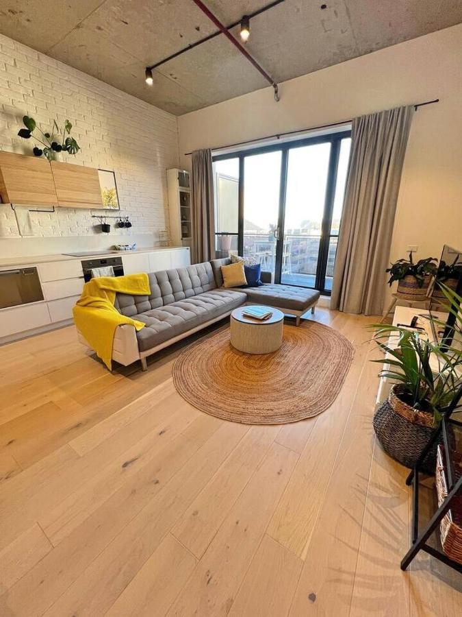 Industrial Yet Modern, 1Bd 1Bth Apt - Woden Phillip Buitenkant foto