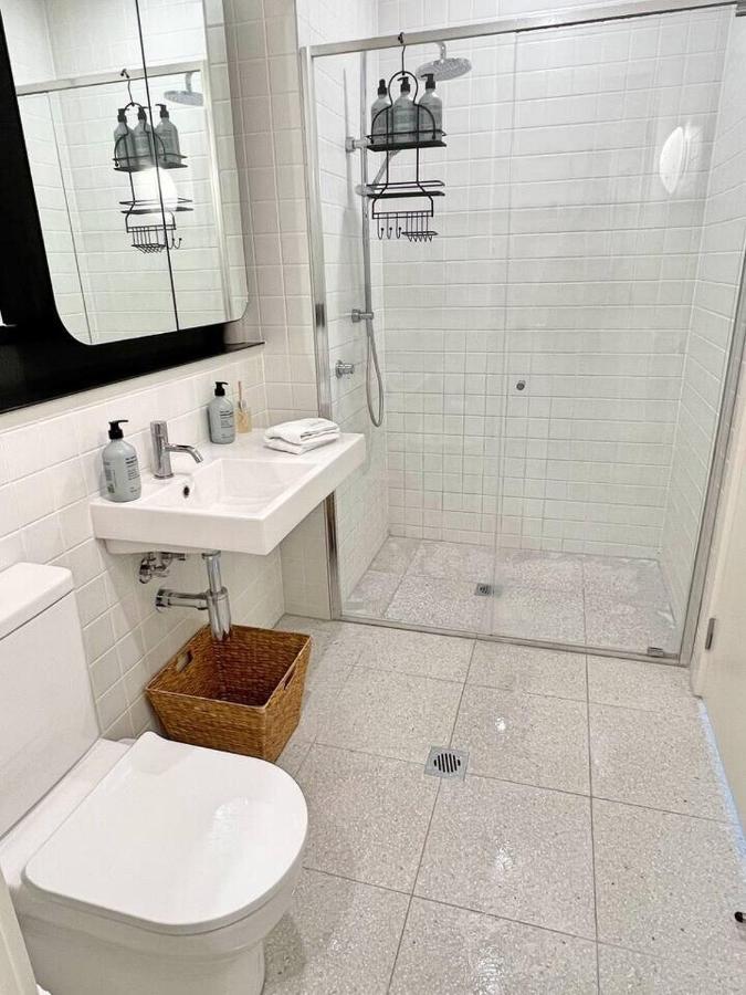 Industrial Yet Modern, 1Bd 1Bth Apt - Woden Phillip Buitenkant foto
