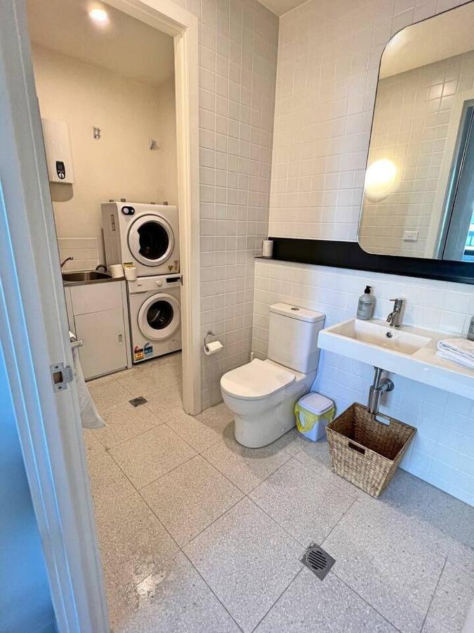 Industrial Yet Modern, 1Bd 1Bth Apt - Woden Phillip Buitenkant foto